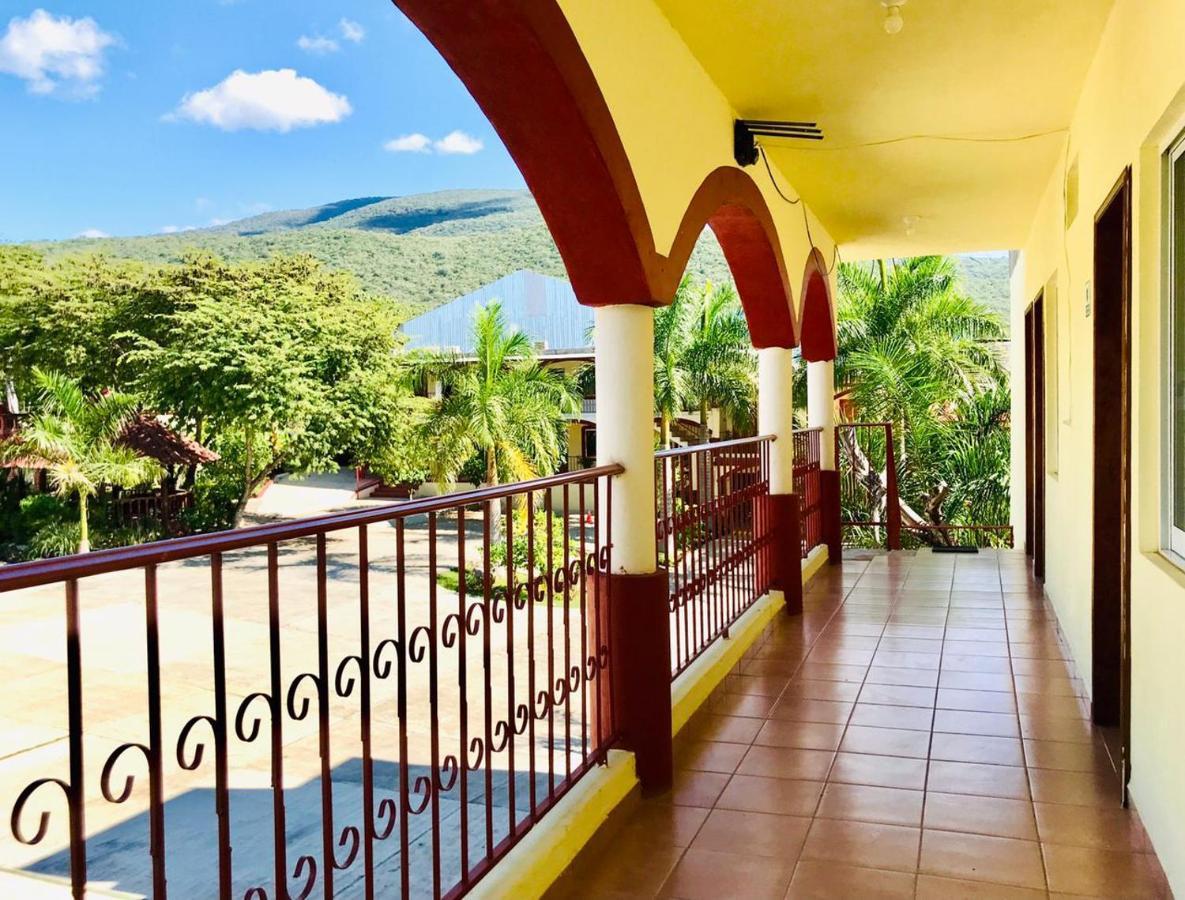 Hotel Y Restaurante Villas Del Sol Хальпан Экстерьер фото